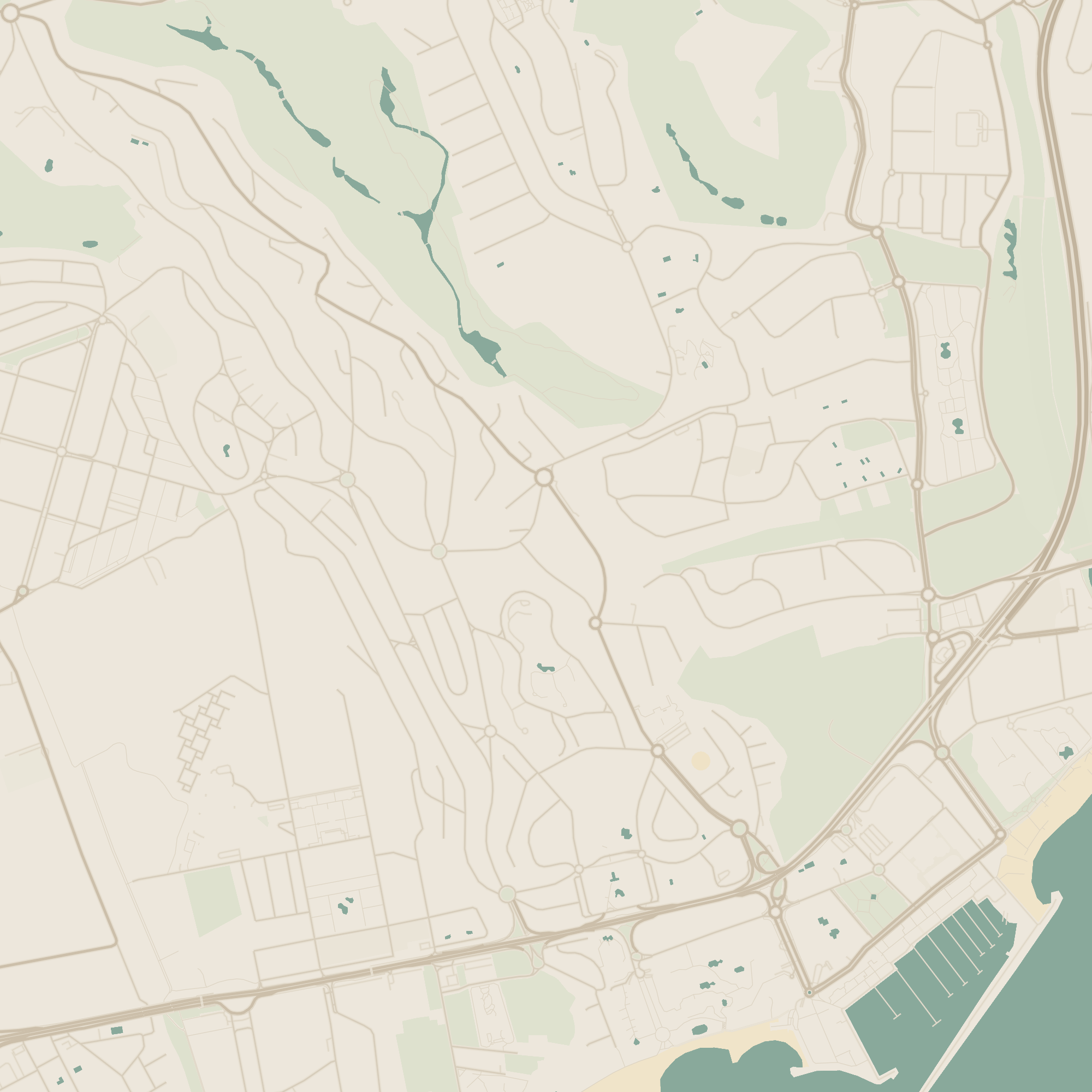 Close-up neighbourhood map of Maestranza 1B in southern Nueva Andalucía — the gated urbanisation of La Maestranza marked with a gold pin, with Puerto Banús marina to the southeast, Centro Plaza just south and Real Club de Golf Las Brisas to the northwest.